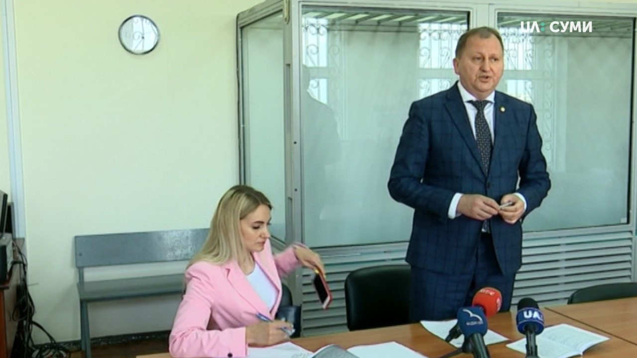 Суд відновив строки розгляду справи стосовно міського голови Сум Олександра Лисенка