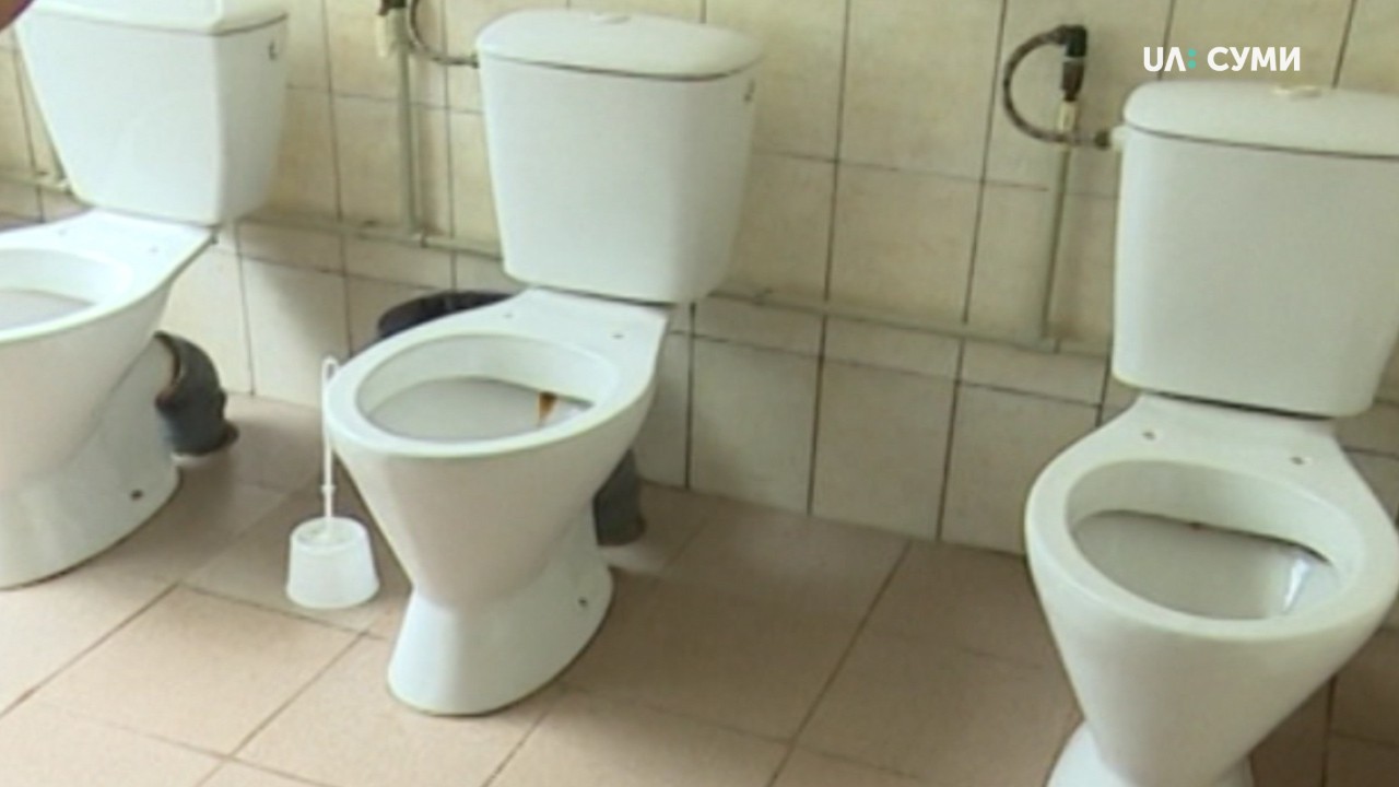 Туалет без перегородок: порушення будівельних норм в училищі, де готують будівельників