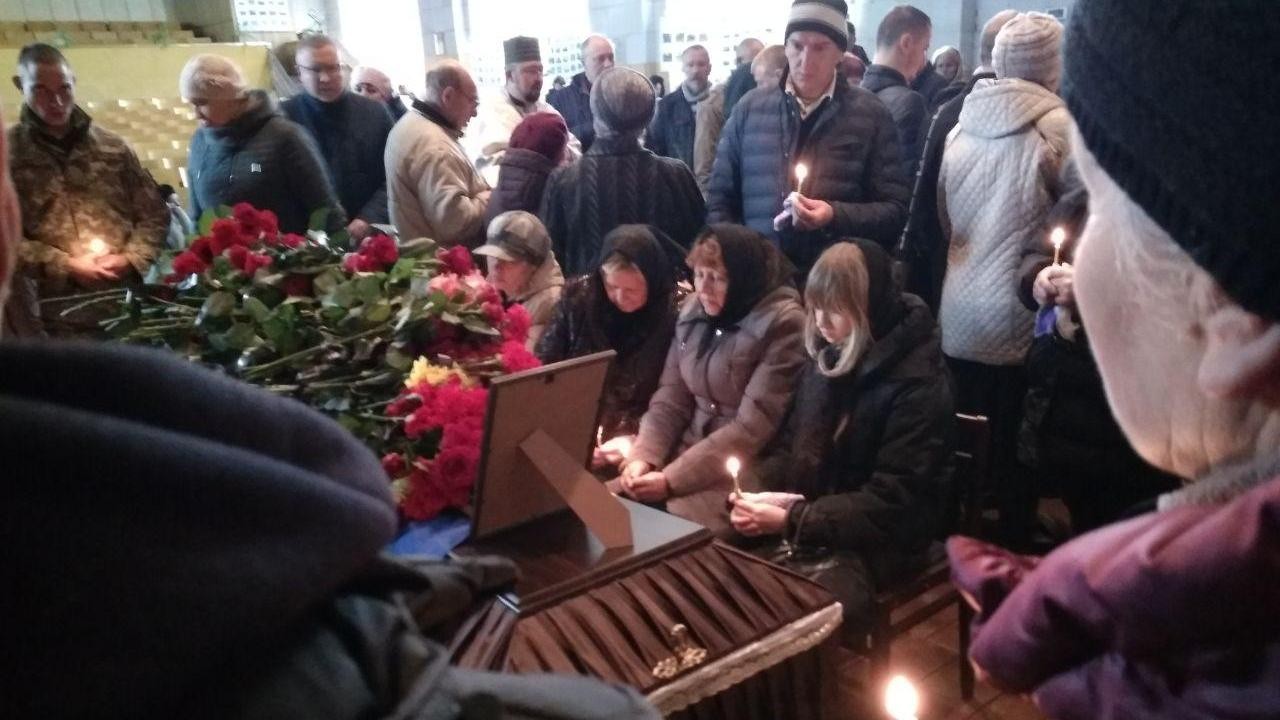 В Охтирці прощаються з військовими, які загинули у Балаклії