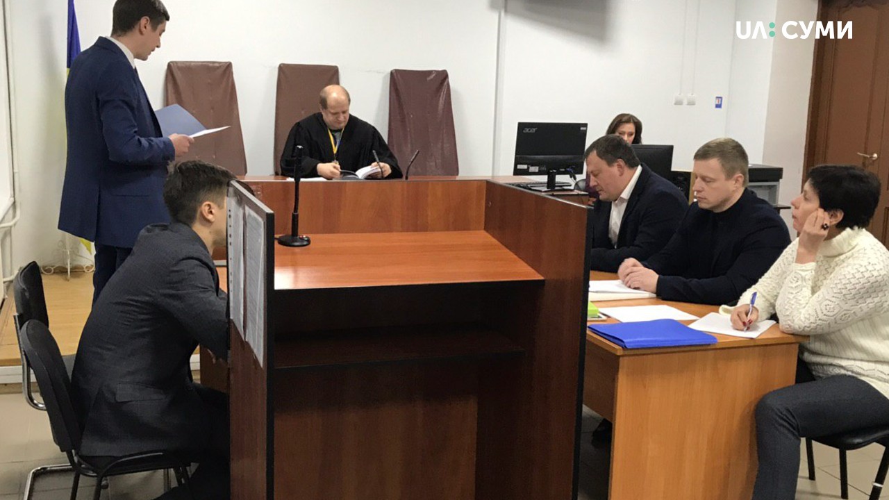 Прокуратура просить стягнути 850 грн з ексзаступника прокурора Сумської області